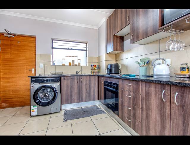 2 BEDROOM APARTMENT FOR SALE IN BARBEQUE DOWNS